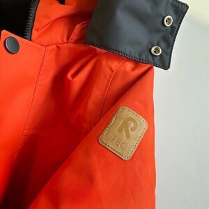 Reima toddler winter coat. Detachable fur hood. Size 6-7 age. Worn TWICE !